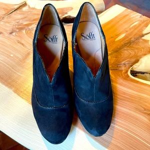 Sofft Black Suede Booties size 8M